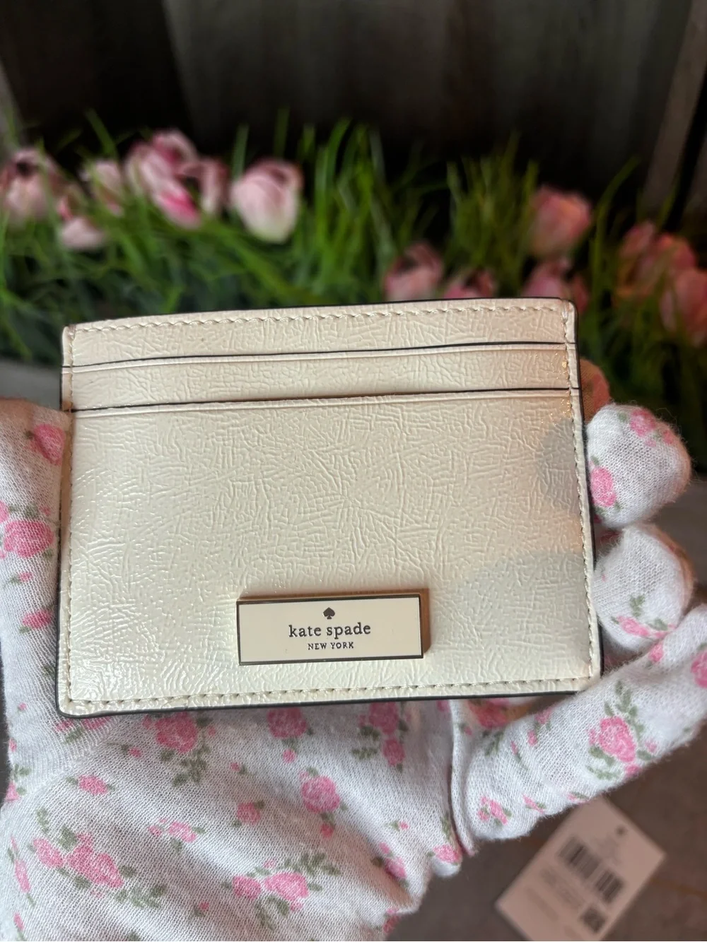 kate spade NWT Cream Leather Card Holder with Gold Plaque